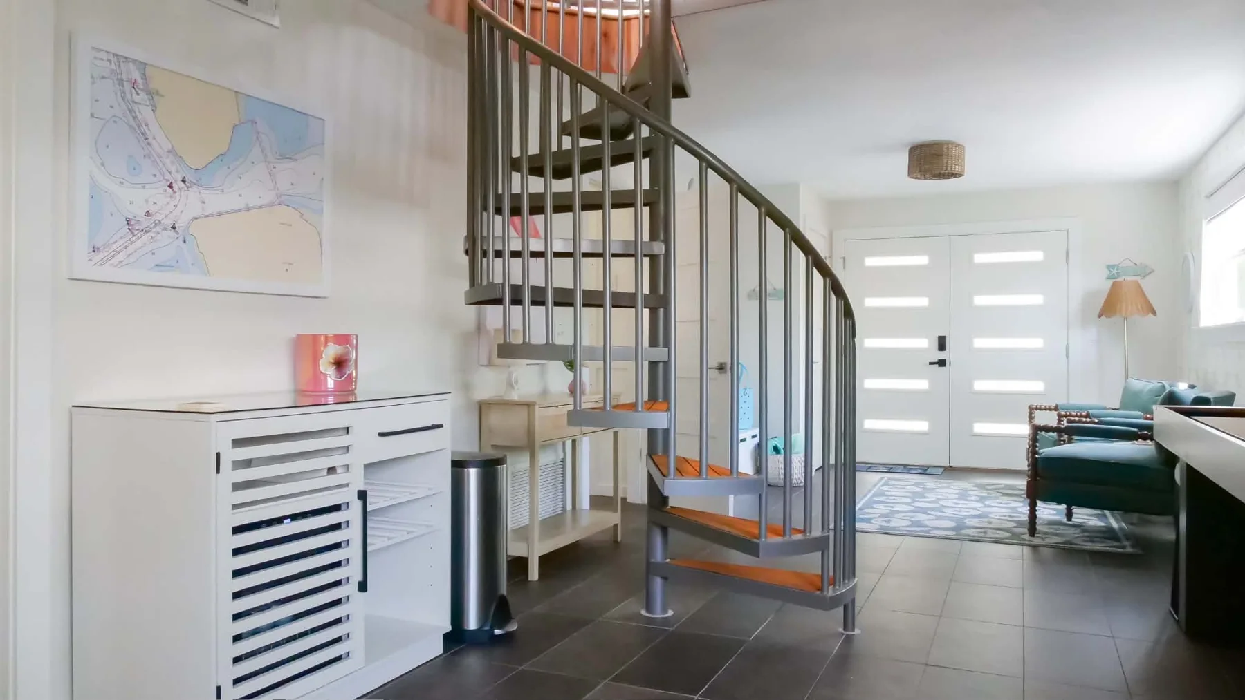 Entrance hall with spiral staircase